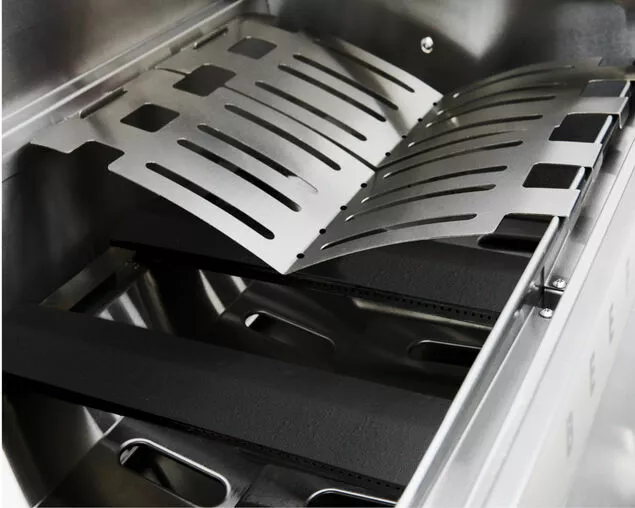 BeefEater 7000 Classic 4 Burner Build-In BBQ 3 BeefEater 7000 Classic 4 Burner Build-In BBQ - Image 3